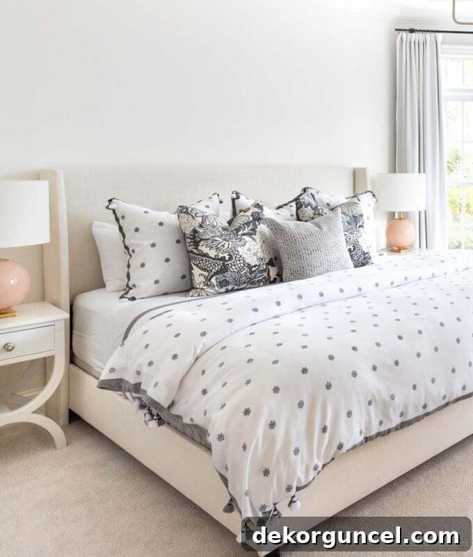 Elegant upholstered bed in cream fabric