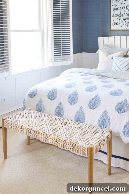 Woven leather end-of-bed bench, also suitable for entryway