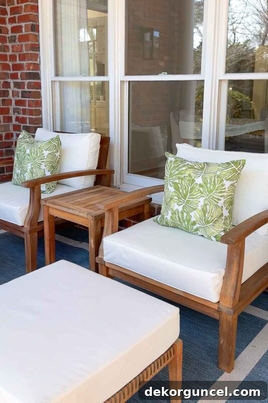 Durable outdoor teak lounge chair set with ottomans