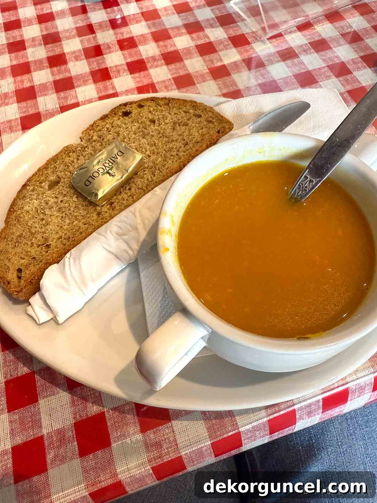 Vegetable soup and brown bread for lunch in Ireland