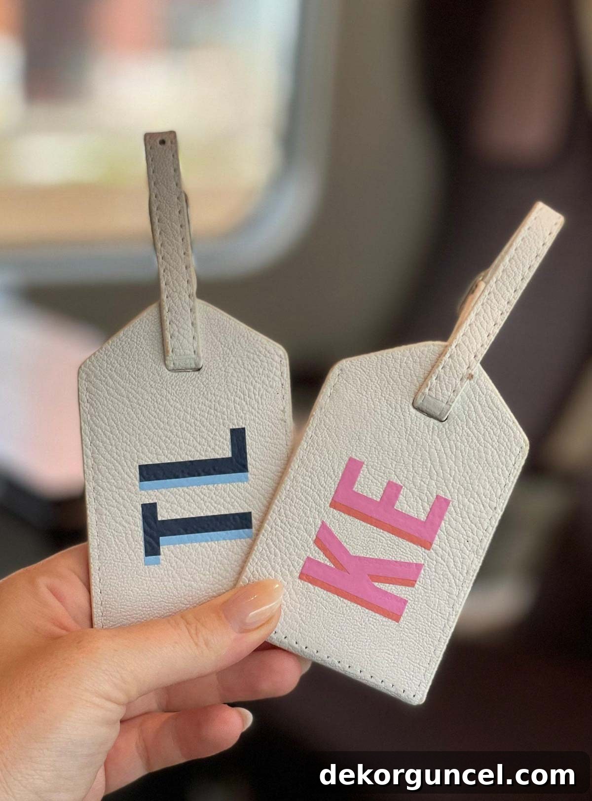 Personalized luggage tags