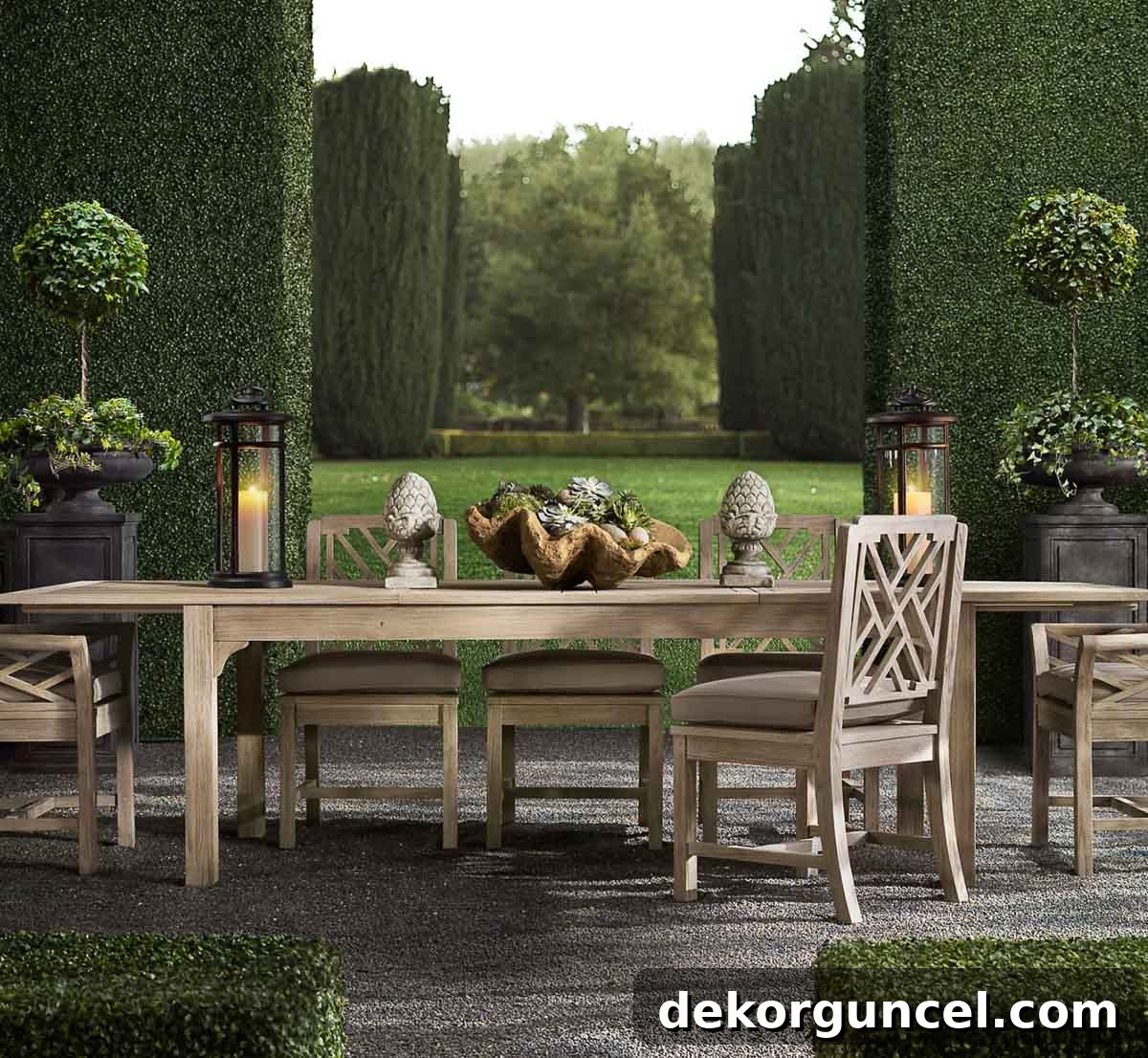 Love the look of this faux giant clam shell as a centerpiece!