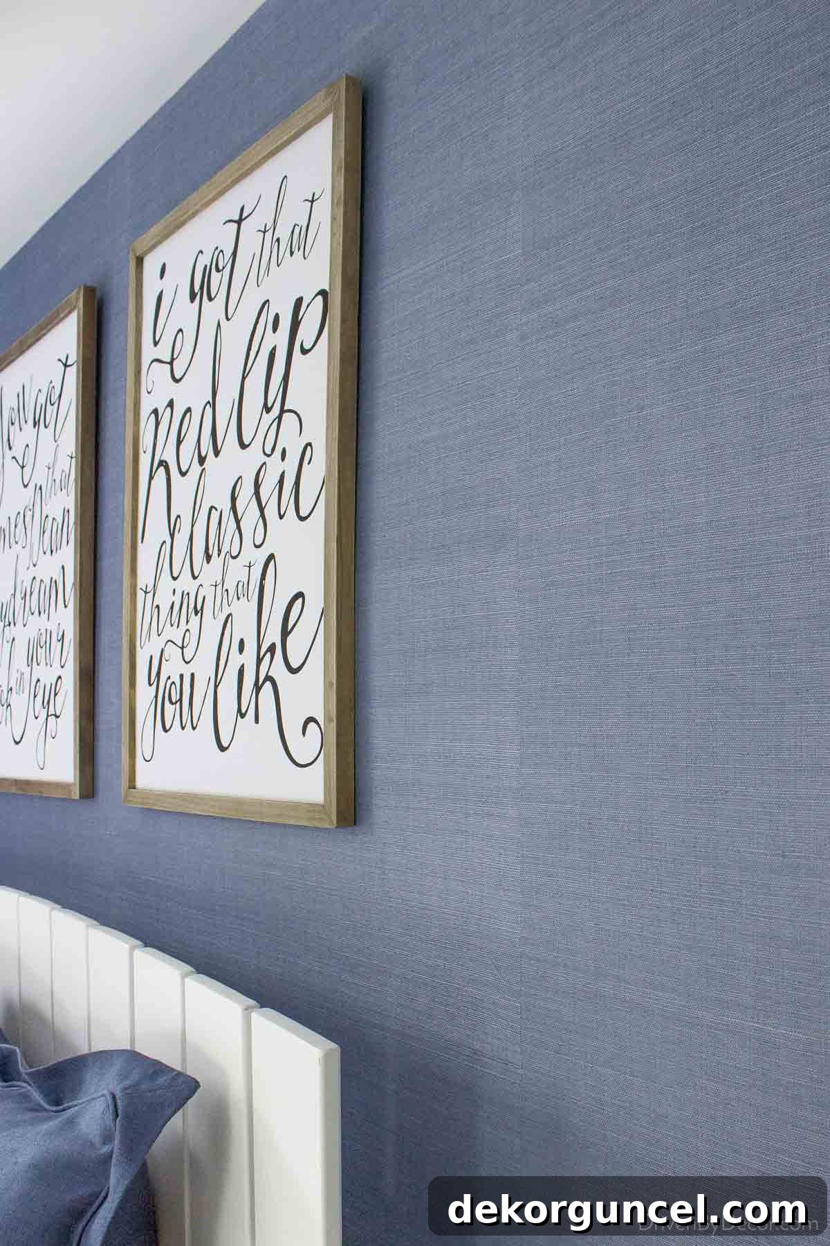 Grasscloth wallpaper seam