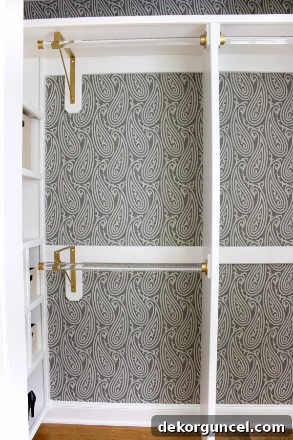 Absolutely in love with the stunning Farrow & Ball wallpaper used in this closet remodel, creating a truly beautiful and luxurious interior space.