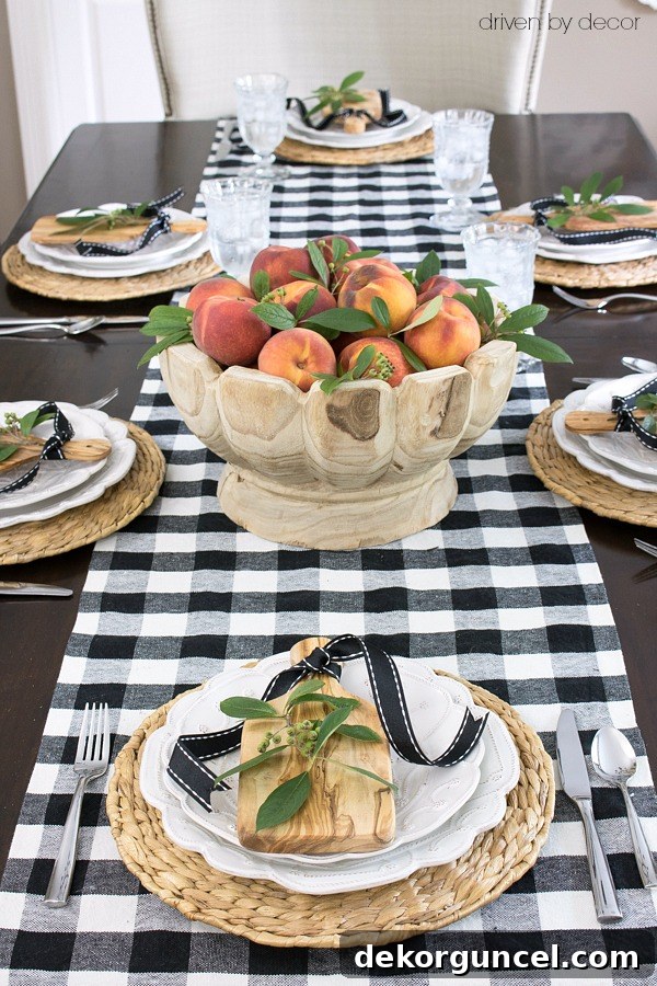 Peaches make a stunningly simple fall centerpiece - post includes link for that pretty wood bowl