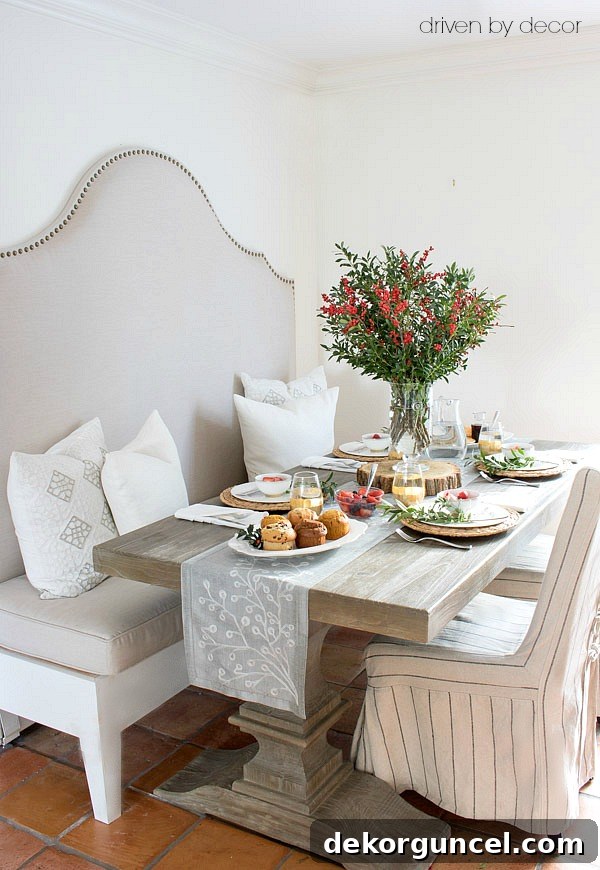 Festive Christmas Brunch Table Decor Ideas 2 A Christmas brunch tablescape - lots of simple ideas here for creating your own!