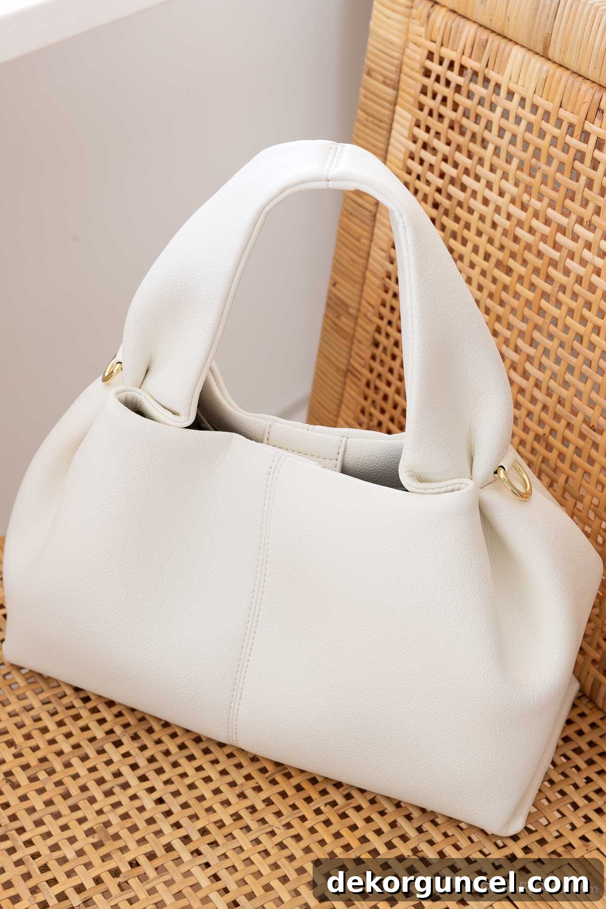 Stylish white cloud bag, designer-inspired and perfect as a Christmas gift for her.