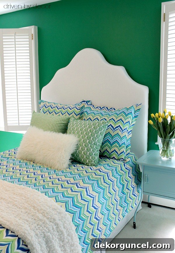 A simple DIY upholstered headboard - includes link to step by step tutorial