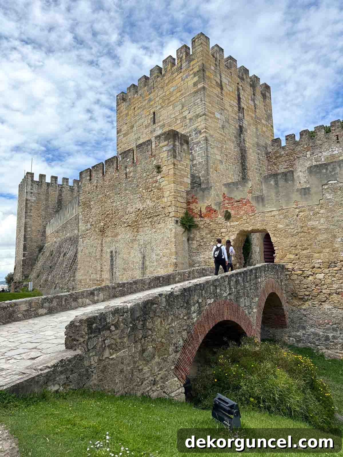 Family Trip to Portugal: Where We Stayed, Ate and Explored 13 Sao Jorge Castle in Portugal